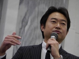 代表３